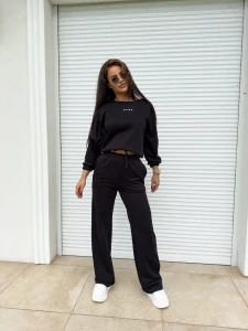 Czarny dres damski spodnie szerokie bluza By Me   