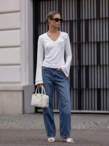 Cocomore bluzka biała z kwiatami 3d rozszerzony rękaw 