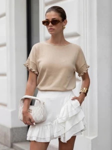 Sweter damski beżowy krótki rękaw z falbanką wiskoza  