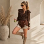 Bluzka damska koronkowa Avi brązowa długi rękaw